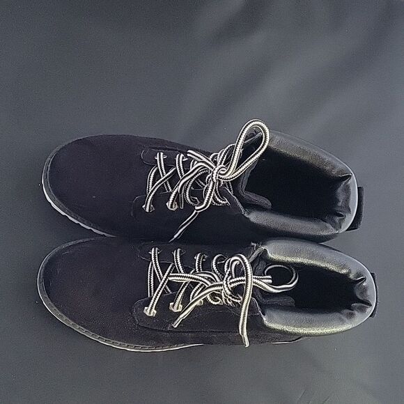 CHARLOTTE RUSSE ROUND TOE LACE-UP CLOSURE WOMEN"S BOOT - Picture 13 of 16